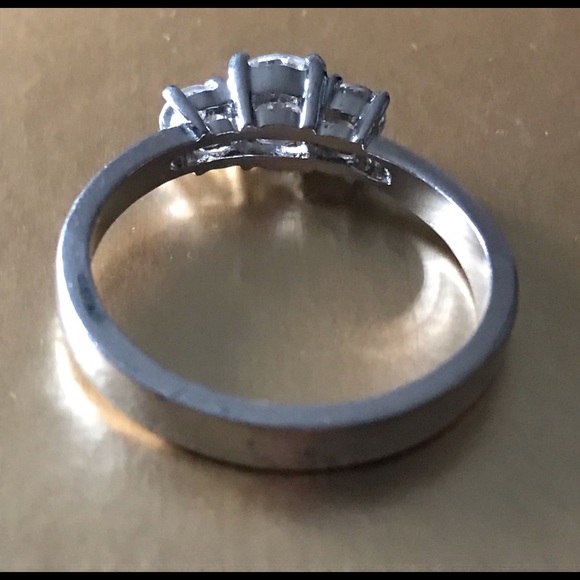Silver Triple Round Cut CZ Gem Ring 10 W/Gift Bag - Picture 4 of 6